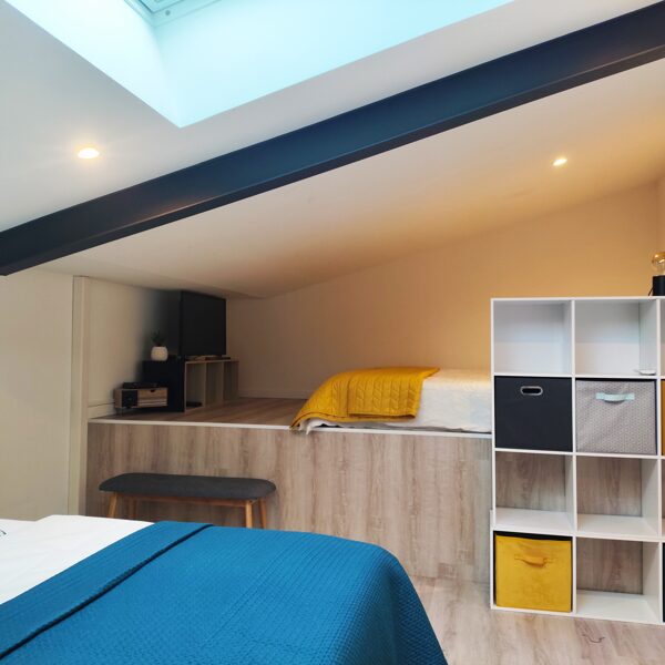 Chambre N°4. Située à l'étage, climatisation. (Deux lits doubles)